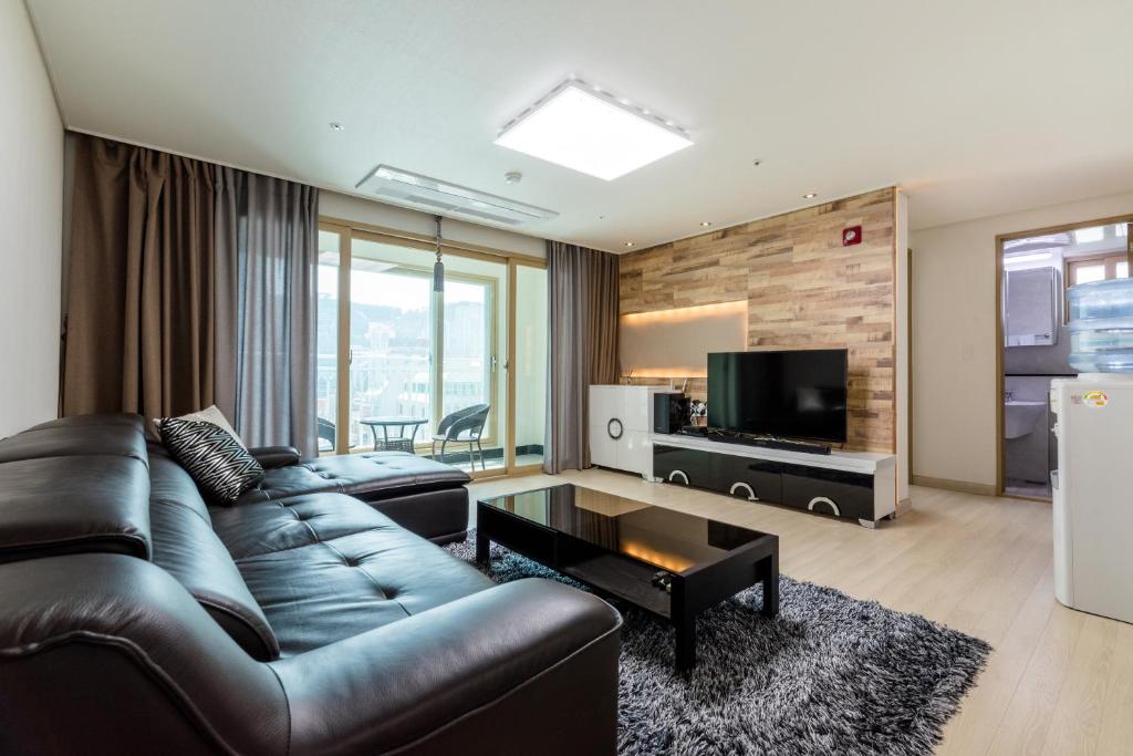 TV a/nebo společenská místnost v ubytování JS Residence Hotel Okpo