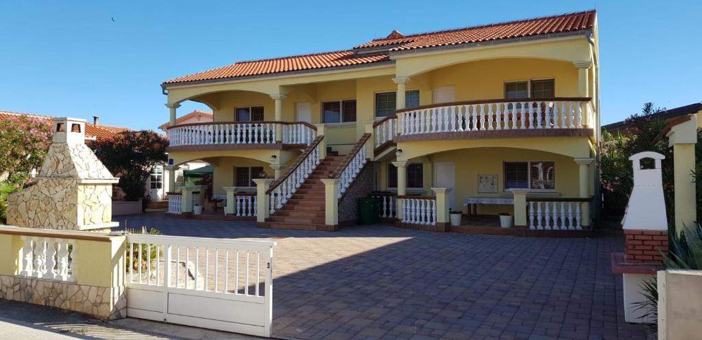 Budova, kde se apartmán nachází