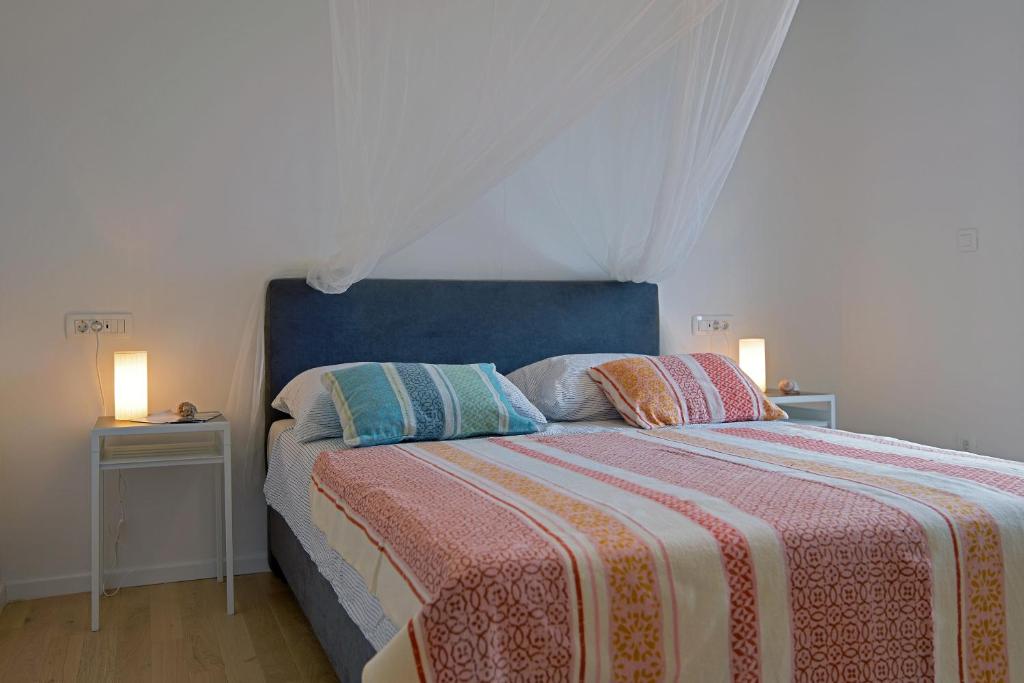 Zdjęcie z galerii obiektu Secluded fisherman's cottage Paklinski Islands - Paklinski otoci, Hvar - 18411 w Hvarze