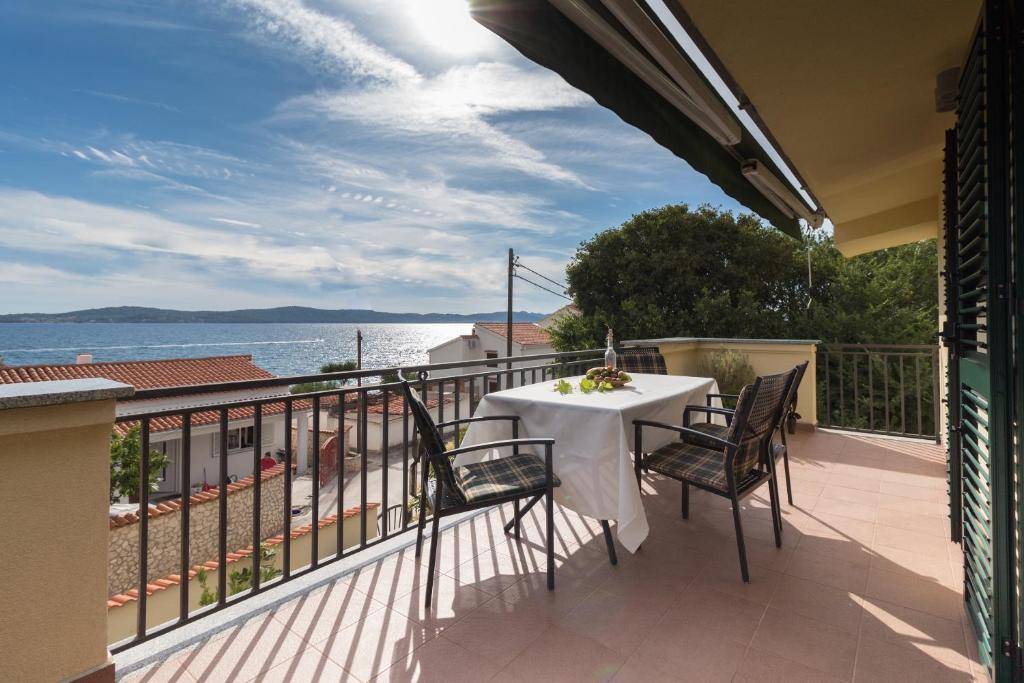 Fotografie z fotogalerie ubytování Apartments by the sea Bibinje, Zadar - 18421 v destinaci Bibinje