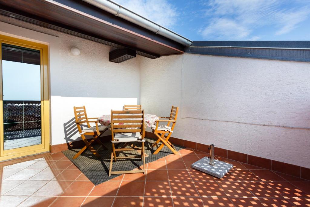 Fotografia z galérie ubytovania Apartments with a parking space Krk - 18446 v destinácii Krk