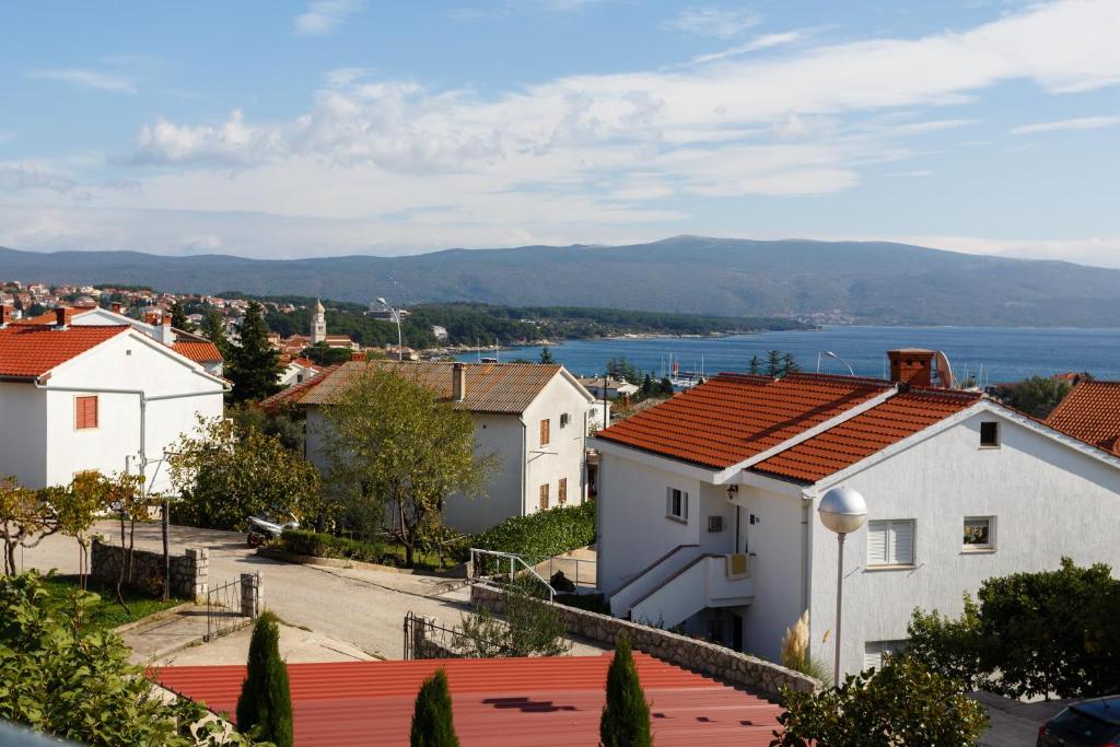 Fotografia z galérie ubytovania Apartments with a parking space Krk - 18446 v destinácii Krk