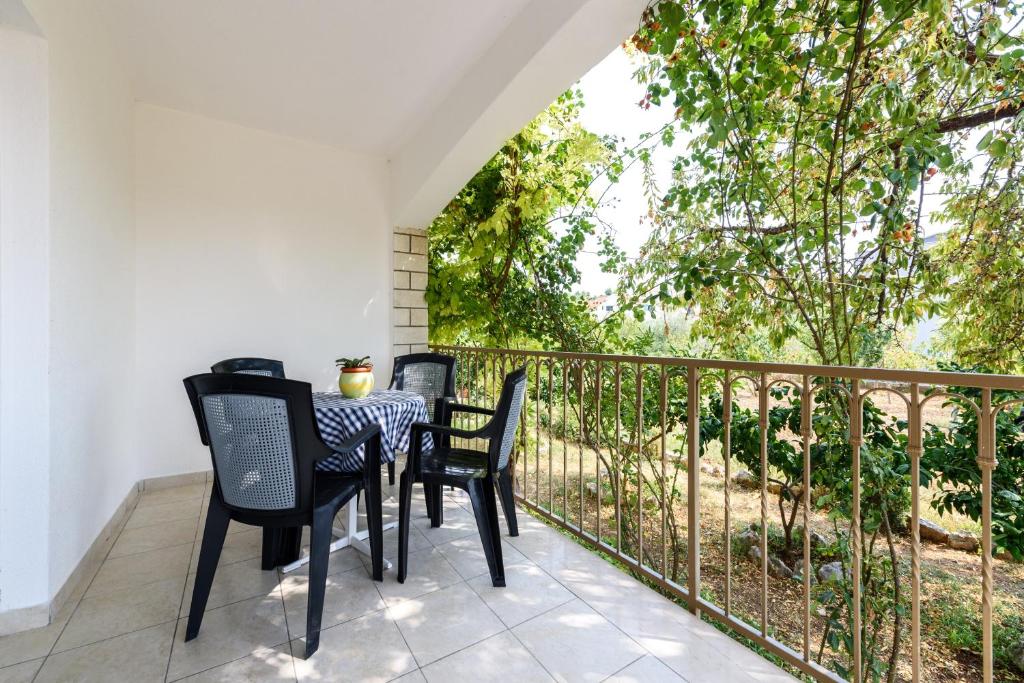 Fotografia z galérie ubytovania Apartments by the sea Seget Vranjica, Trogir - 18229 v Seget Vranjici