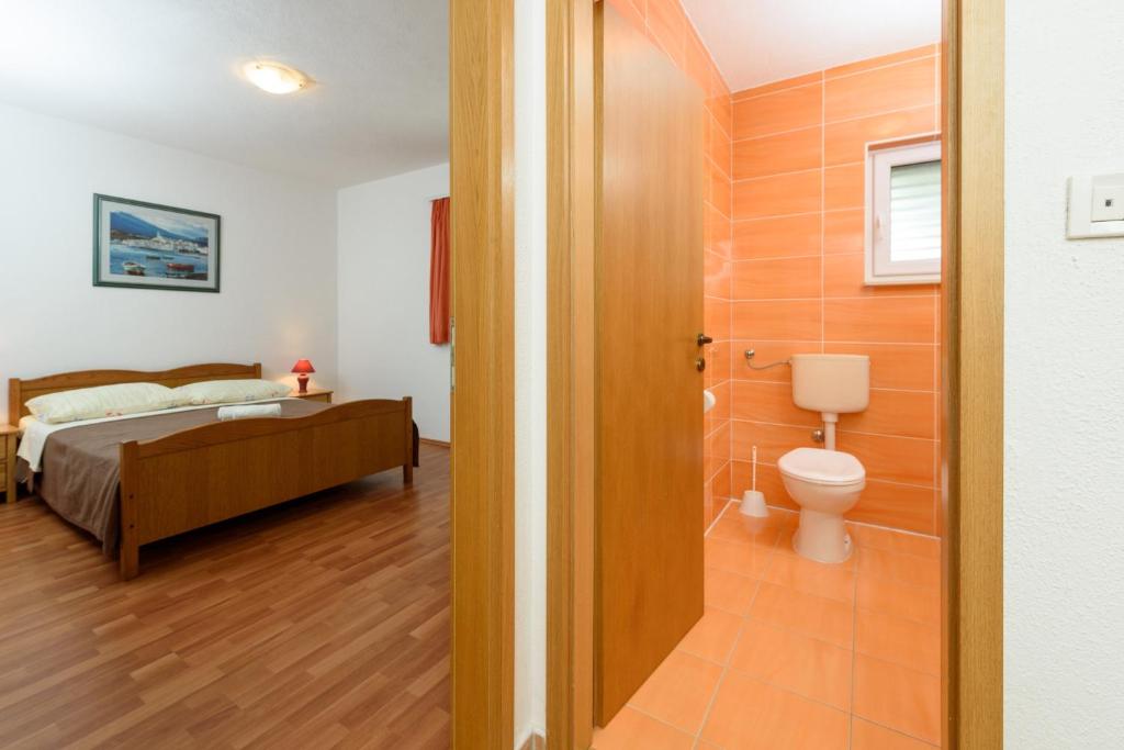 Fotografia z galérie ubytovania Apartments by the sea Seget Vranjica, Trogir - 18229 v Seget Vranjici