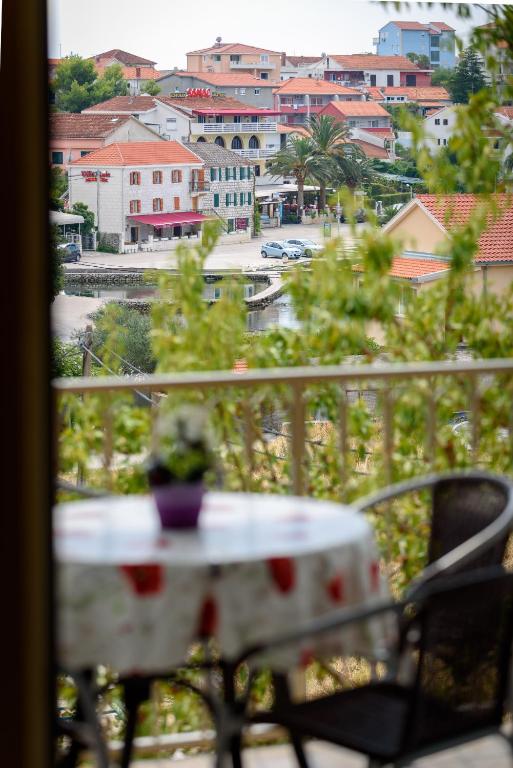 Fotografia z galérie ubytovania Apartments by the sea Seget Vranjica, Trogir - 18229 v Seget Vranjici