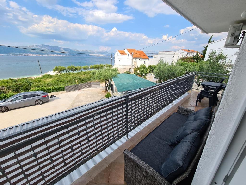 Fotografia z galérie ubytovania Apartments by the sea Slatine, Ciovo - 18481 v Slatine