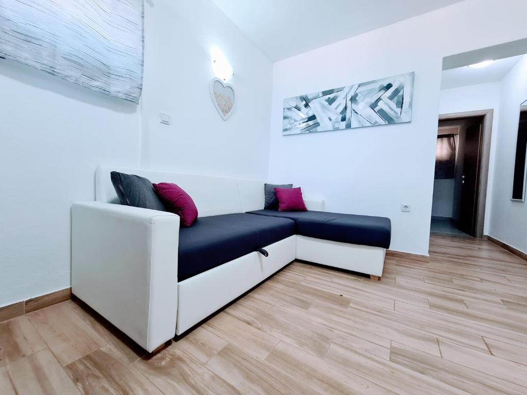 Fotografia z galérie ubytovania Apartments by the sea Slatine, Ciovo - 18481 v Slatine