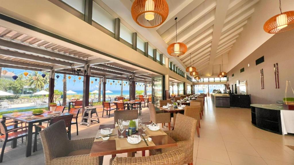 Restaurace v ubytování The Ocean Villas Managed by The Ocean Resort