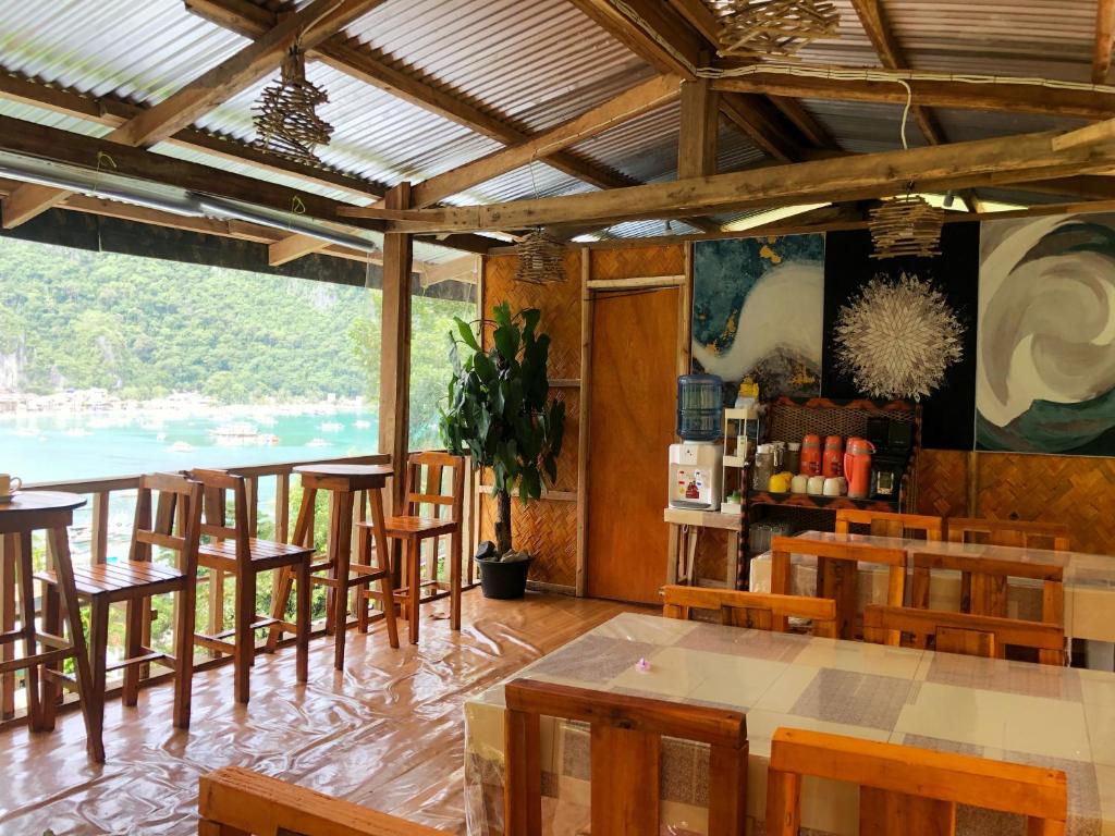 Restaurace v ubytování BaleCabugaoCottagesRental