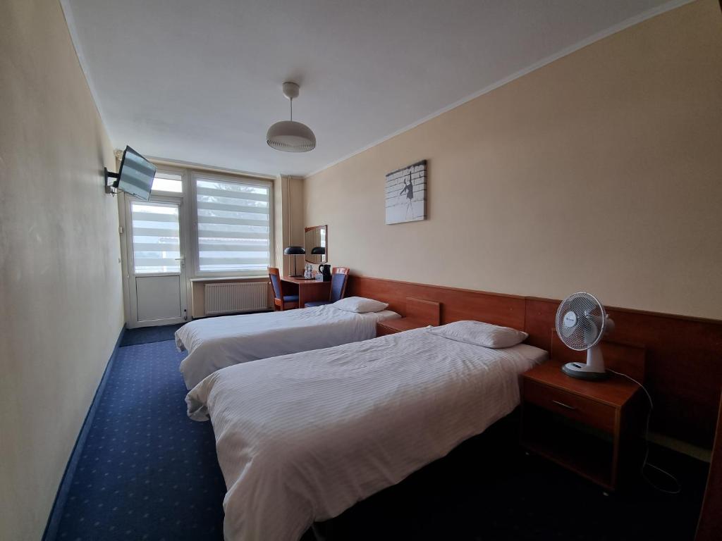 Biłgoraj Aparthotel - Habitación Doble Con Baño Privado