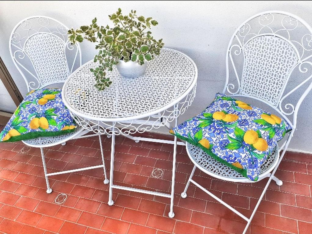 Fotografia z galérie ubytovania Toscana Grande Appartamento in Villa con 2 camere, terrazze, giardino e posto auto privato Tutti spazi uso esclusivo v destinácii Cecina