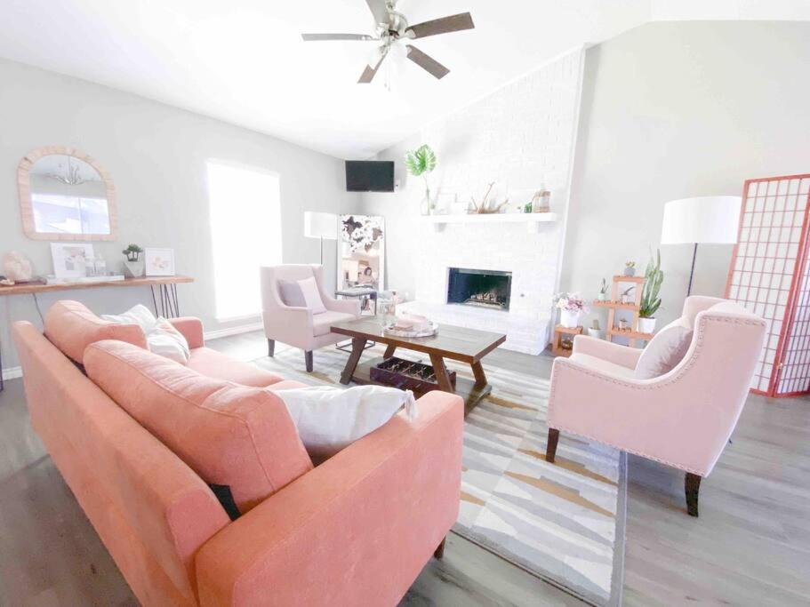Sunset Rose Retreat - Housity