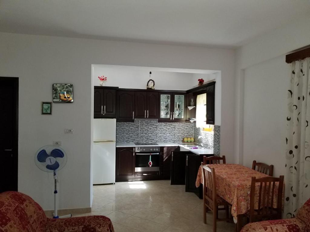 Sardi Apartments - Imazhi 4