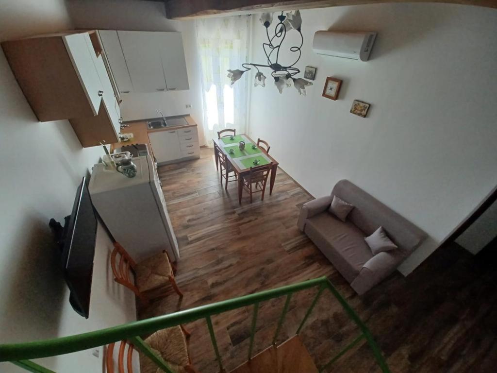 Kuchyň nebo kuchyňský kout v ubytování L'Acero di STALL