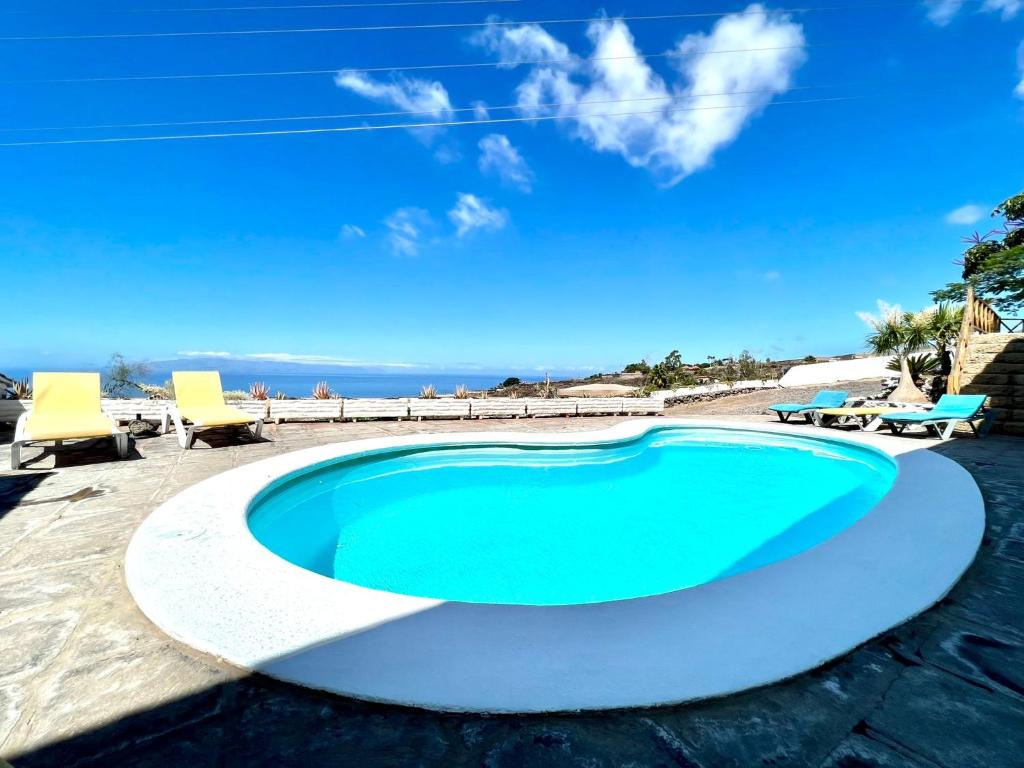 Casa con piscina compartida vista directamente al Mar, Wifi y ...
