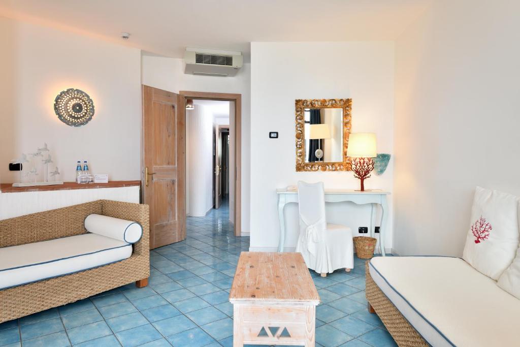 Część wypoczynkowa w obiekcie Hotel Resort & Spa Baia Caddinas