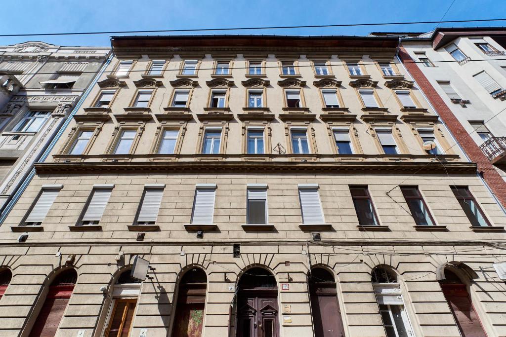 Budova, v ktorej sa apartmán nachádza