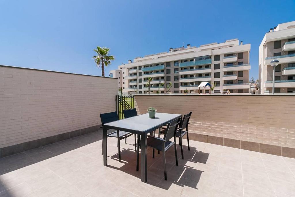 Балкон или терраса в LivinMálaga Los Álamos Suites II