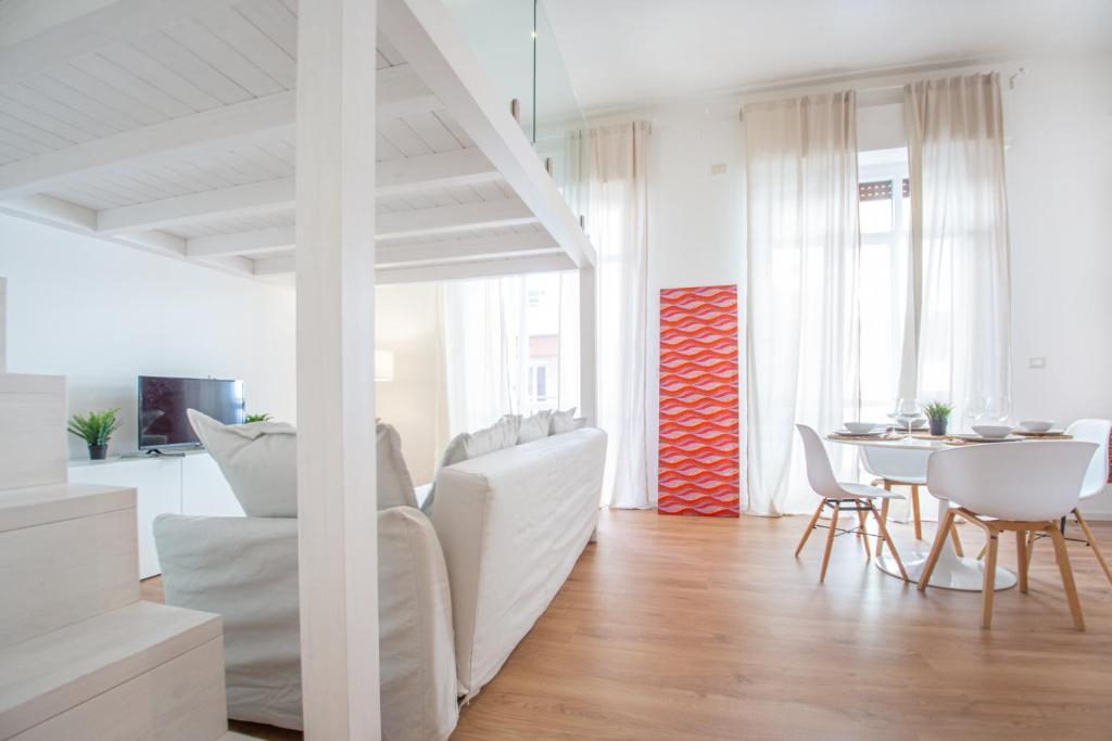 Televízia a/alebo spoločenská miestnosť v ubytovaní Casa Ravenna - Pescara Centro