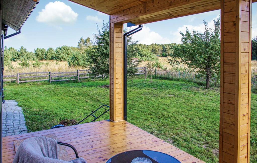Vonkajšia záhrada v ubytovaní Cozy Home In Kolczewo With Kitchen