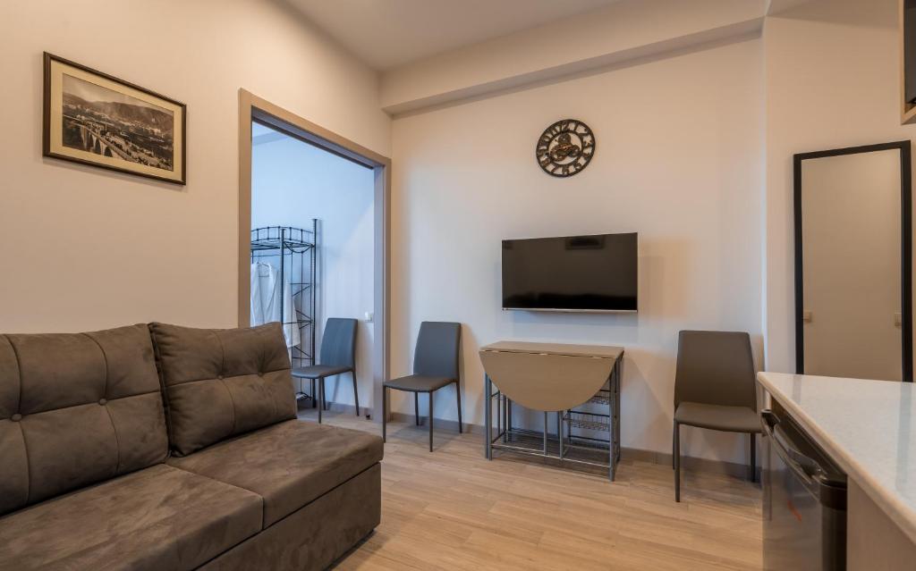 TV a/nebo společenská místnost v ubytování New Gudauri Alpic 309