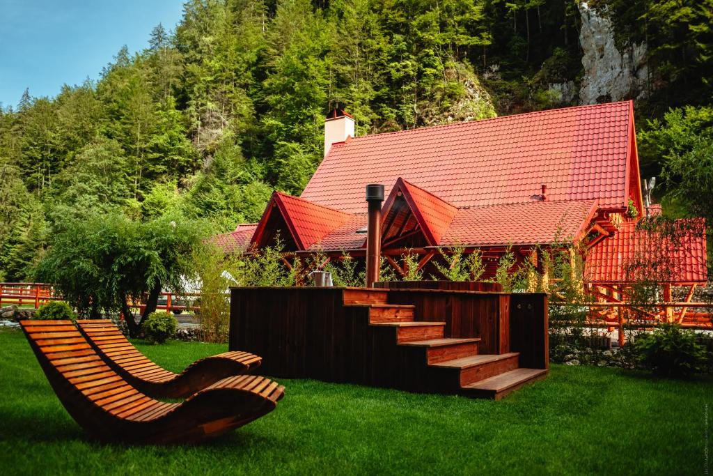 Zahrada ubytování Casa Cheile Dâmbovicioarei - Cabana 1
