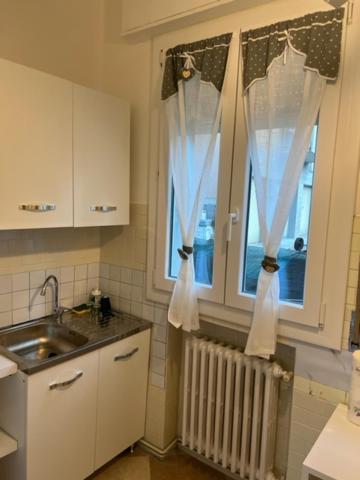 Kuchnia lub aneks kuchenny w obiekcie La casa sui colli bolognesi