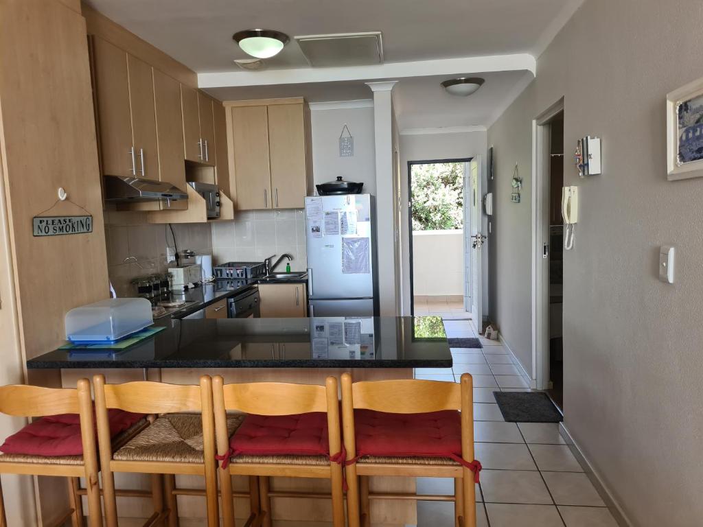 Point Village Accommodation - Santos 35 - Image 8