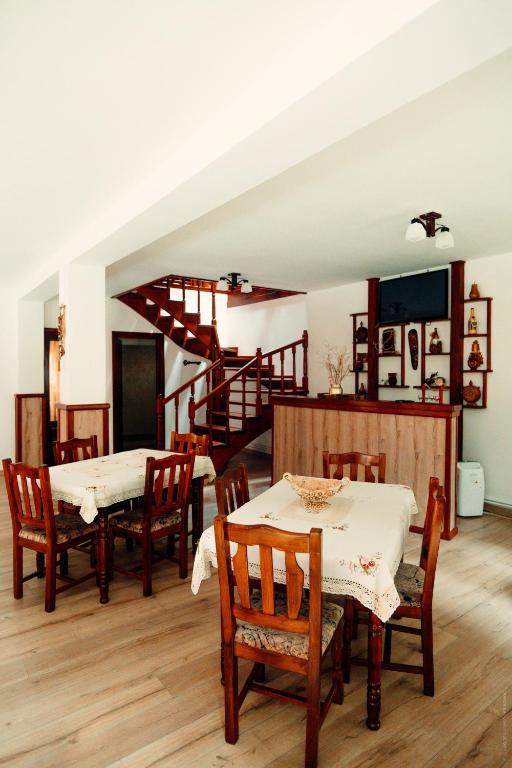 Posezení v ubytování Casa Cheile Dâmbovicioarei - Cabana 2