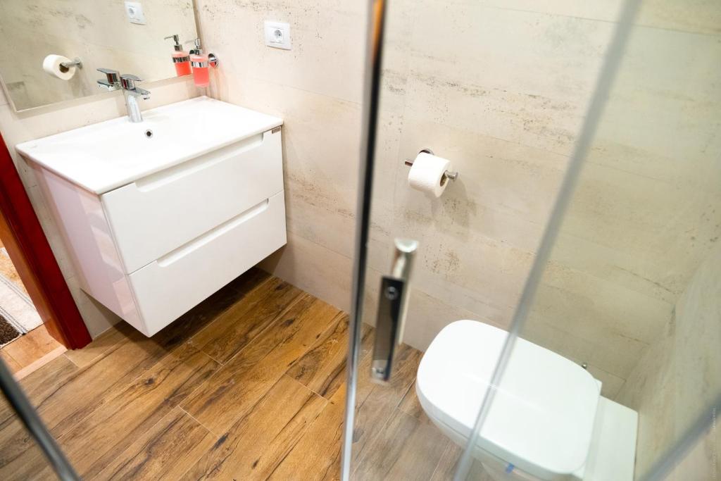 Koupelna v ubytování Casa Cheile Dâmbovicioarei - Cabana 2