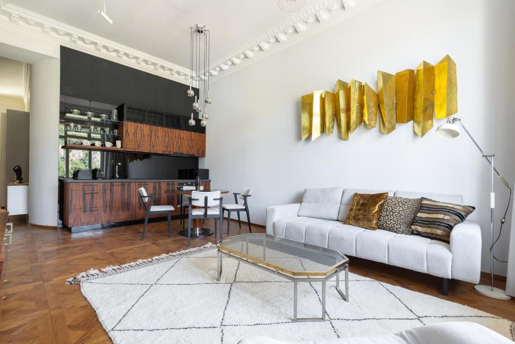 Posedenie v ubytovaní Designer Dream Home with Stunning View