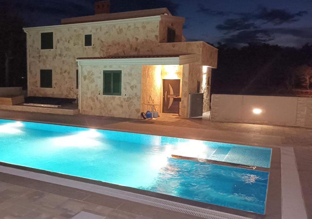 Bazén v ubytování Apartments-Sana nebo v jeho okolí