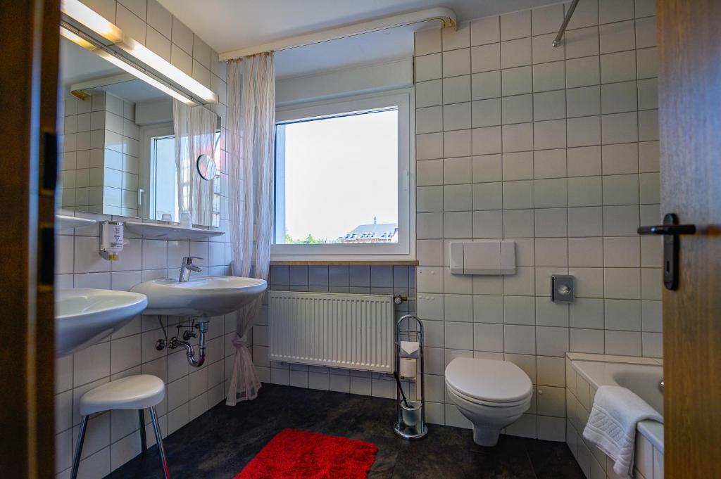 Koupelna v ubytování Otto's Parkhotel Saarlouis