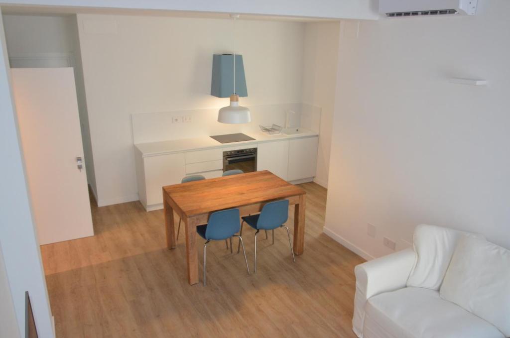 A kitchen or kitchenette at La Cicada