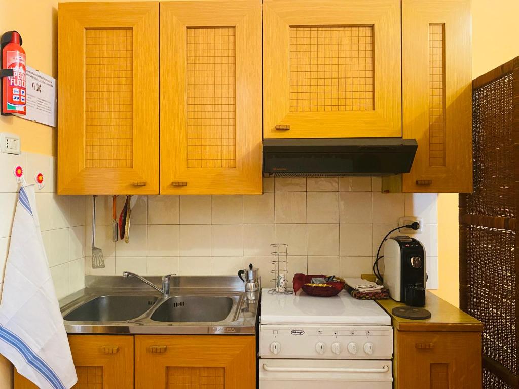 Kuchyň nebo kuchyňský kout v ubytování Cottage Gole Alcantara Gloria Room