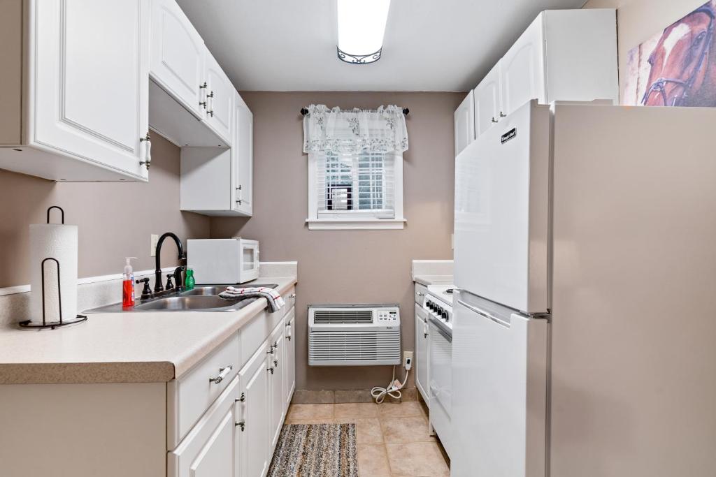 Kuchyň nebo kuchyňský kout v ubytování Wilstem Cabins