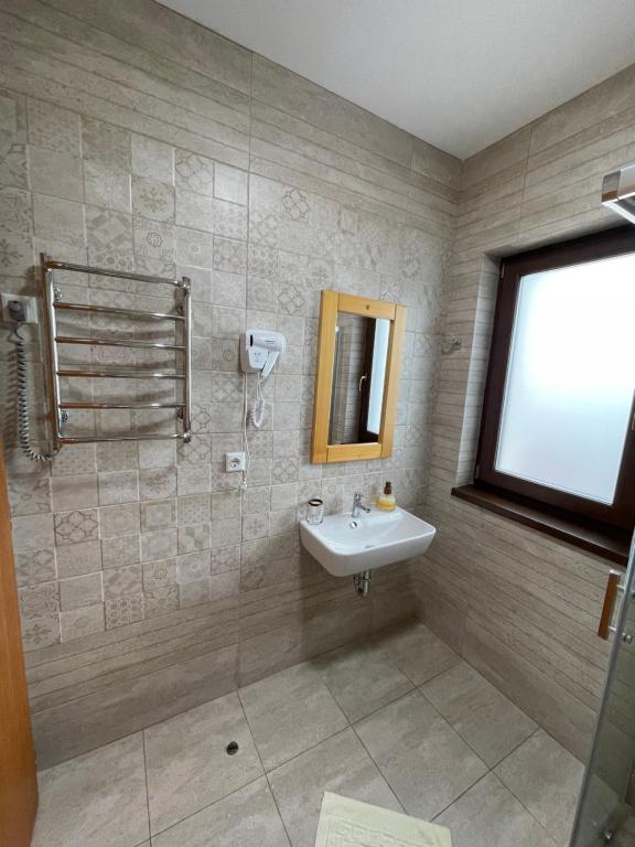 Villa Montana Borsec - Luxe Tweepersoonskamer Met Balkon