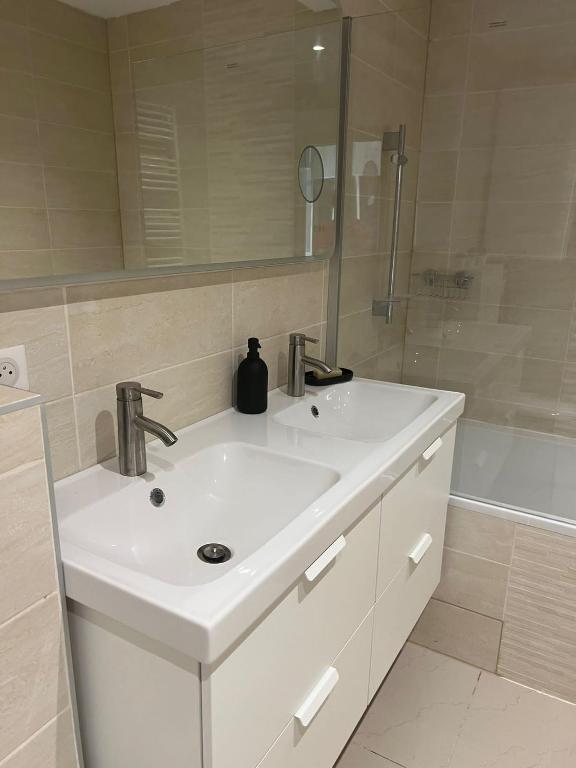 App 1 Mulhouse centre , 6 personnes – photo 35