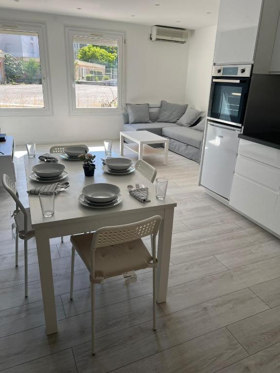 Kuchyňa alebo kuchynka v ubytovaní App 2 Mulhouse centre , 6 personnes