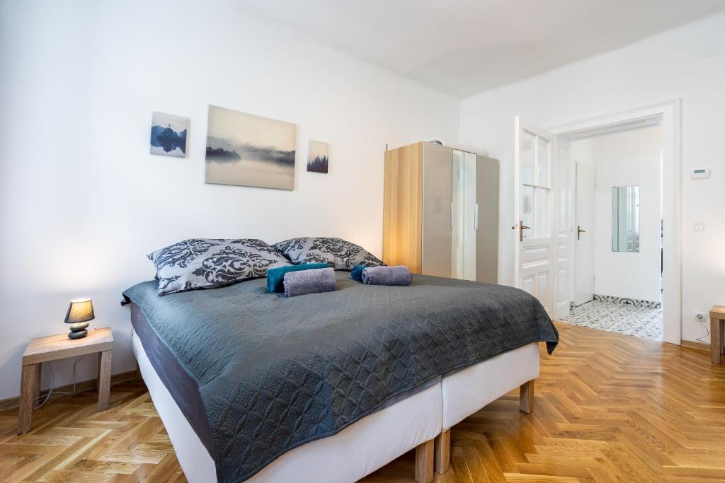 Postel nebo postele na pokoji v ubytování revLIVING Apartments Eggenburg