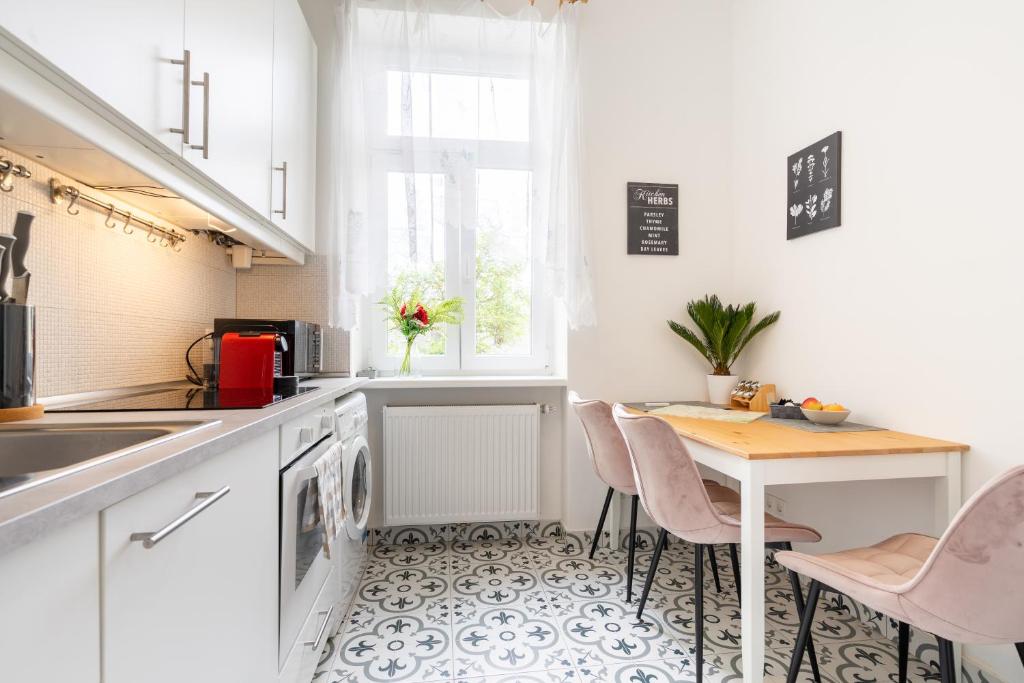 Kuchyň nebo kuchyňský kout v ubytování revLIVING Apartments Eggenburg