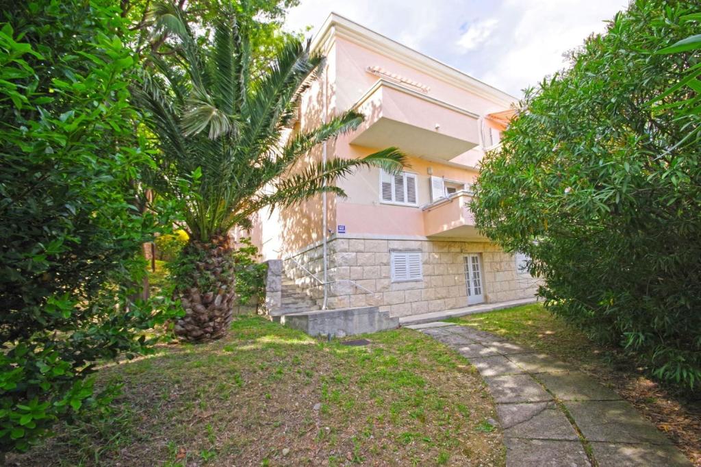 Apartments by the sea Makarska - 19202