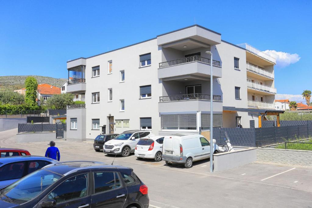 Fotografia z galérie ubytovania Apartments with a parking space Trogir - 19213 v Trogiri