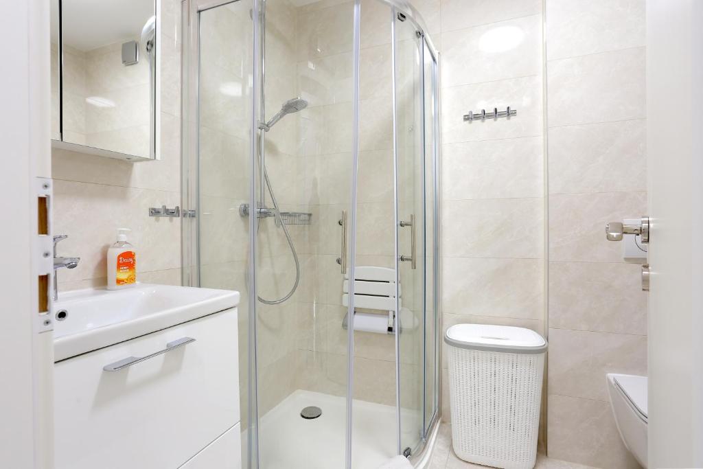 Kúpeľňa v ubytovaní Apartments with WiFi Split - 19143