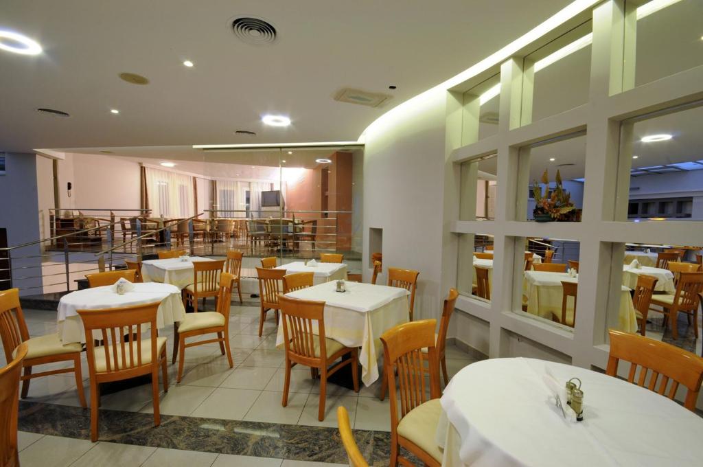 Restaurace v ubytování Maritina Hotel