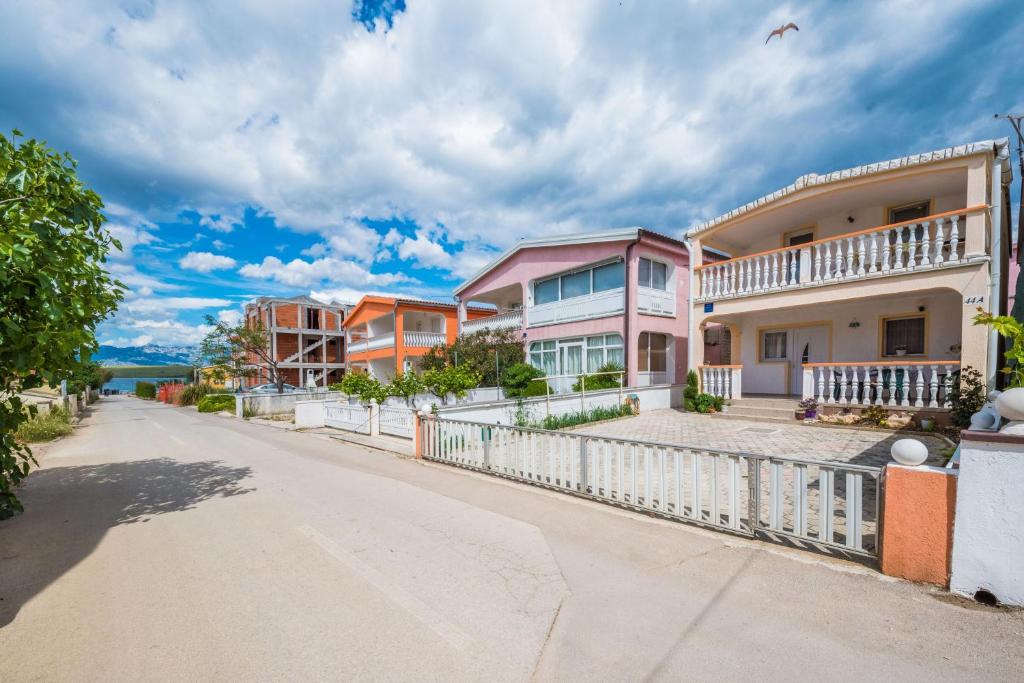 Budova, v ktorej sa apartmán nachádza