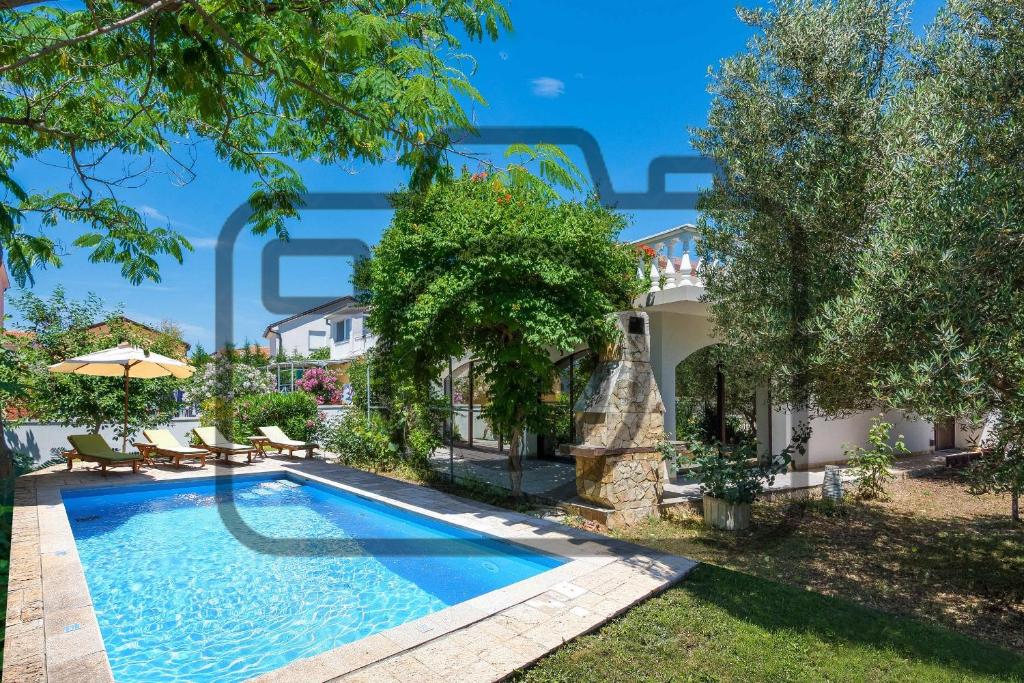 Fotografia z galérie ubytovania Family friendly house with a swimming pool Vir - 19097 vo Viry