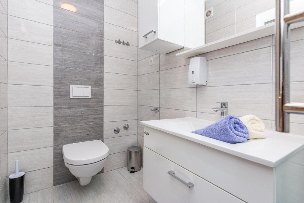 Fotografia z galérie ubytovania Family friendly house with a swimming pool Vir - 19097 vo Viry