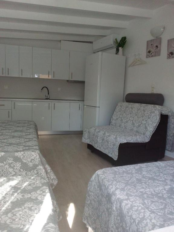 Zdjęcie z galerii obiektu Apartment close to sea w mieście Kandia