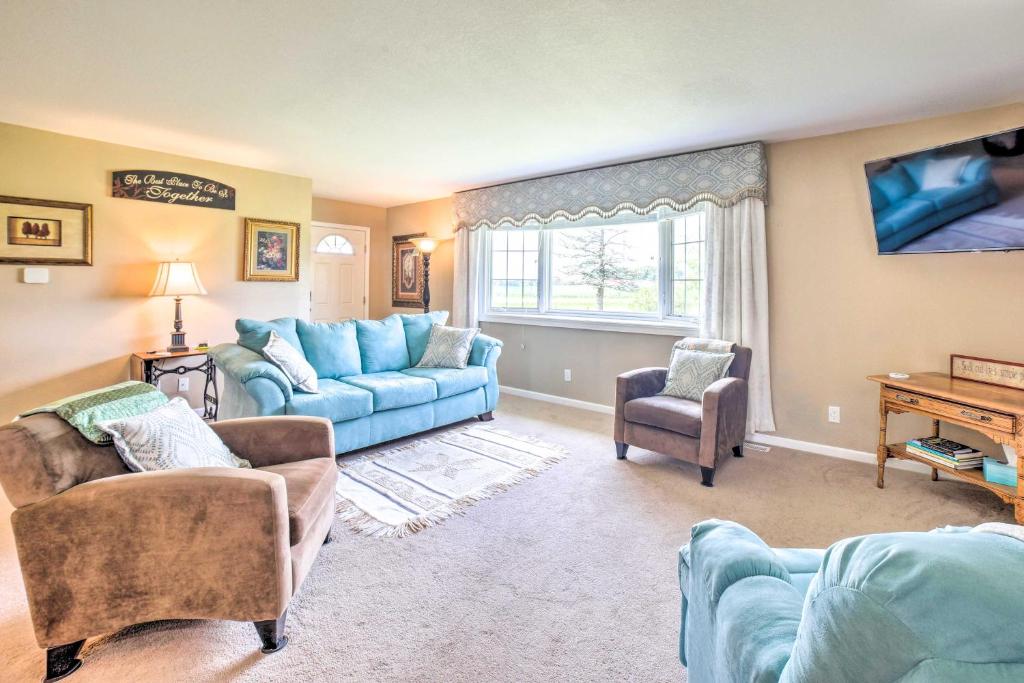 Bloomington Family Home Private Deck and Yard, Bloomington